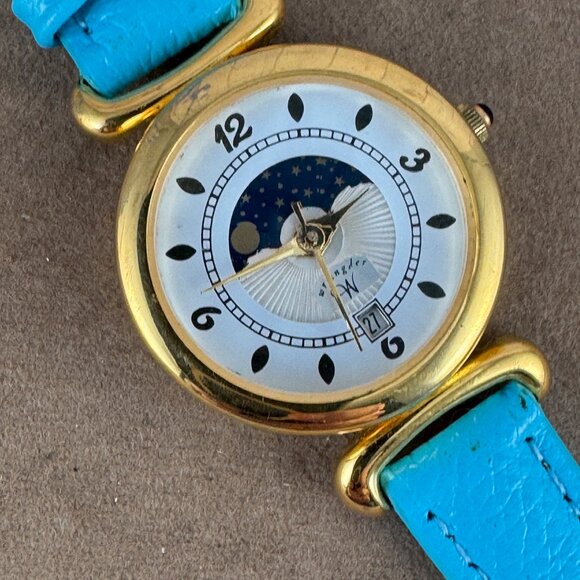 Vintage Wrangler Moonphase Gold Tone Watch with Date - Picture 4 of 9